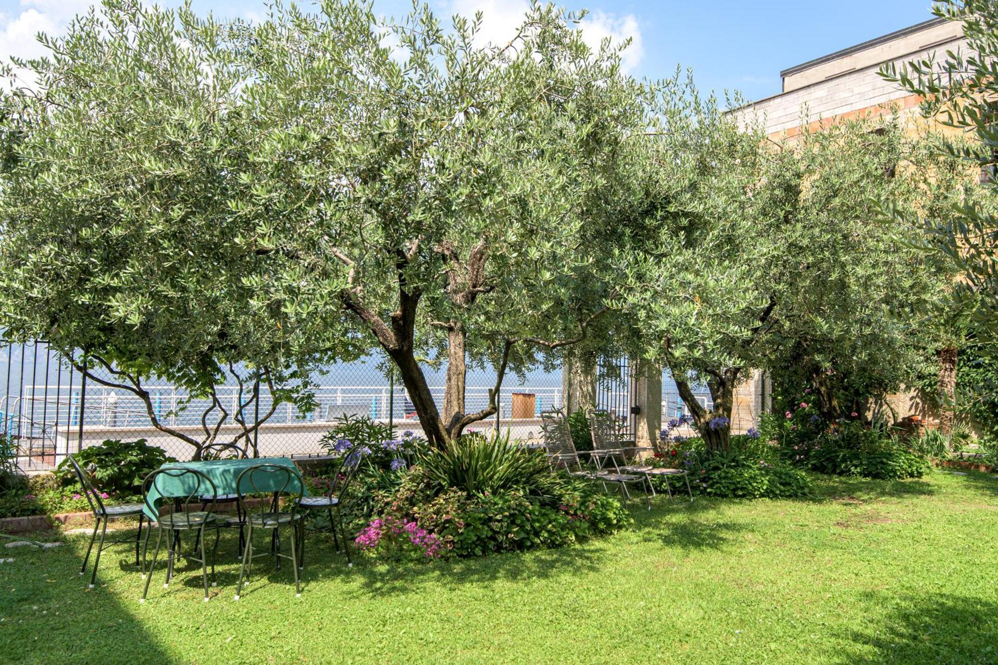 Residenza Di Prestigio In Riva Al Lago Marone Loft Eksteriør bilde